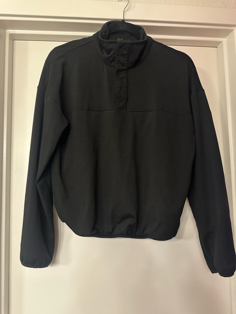 Vuori Black Snap-Front Pullover Hoodie - Picture 8 of 9